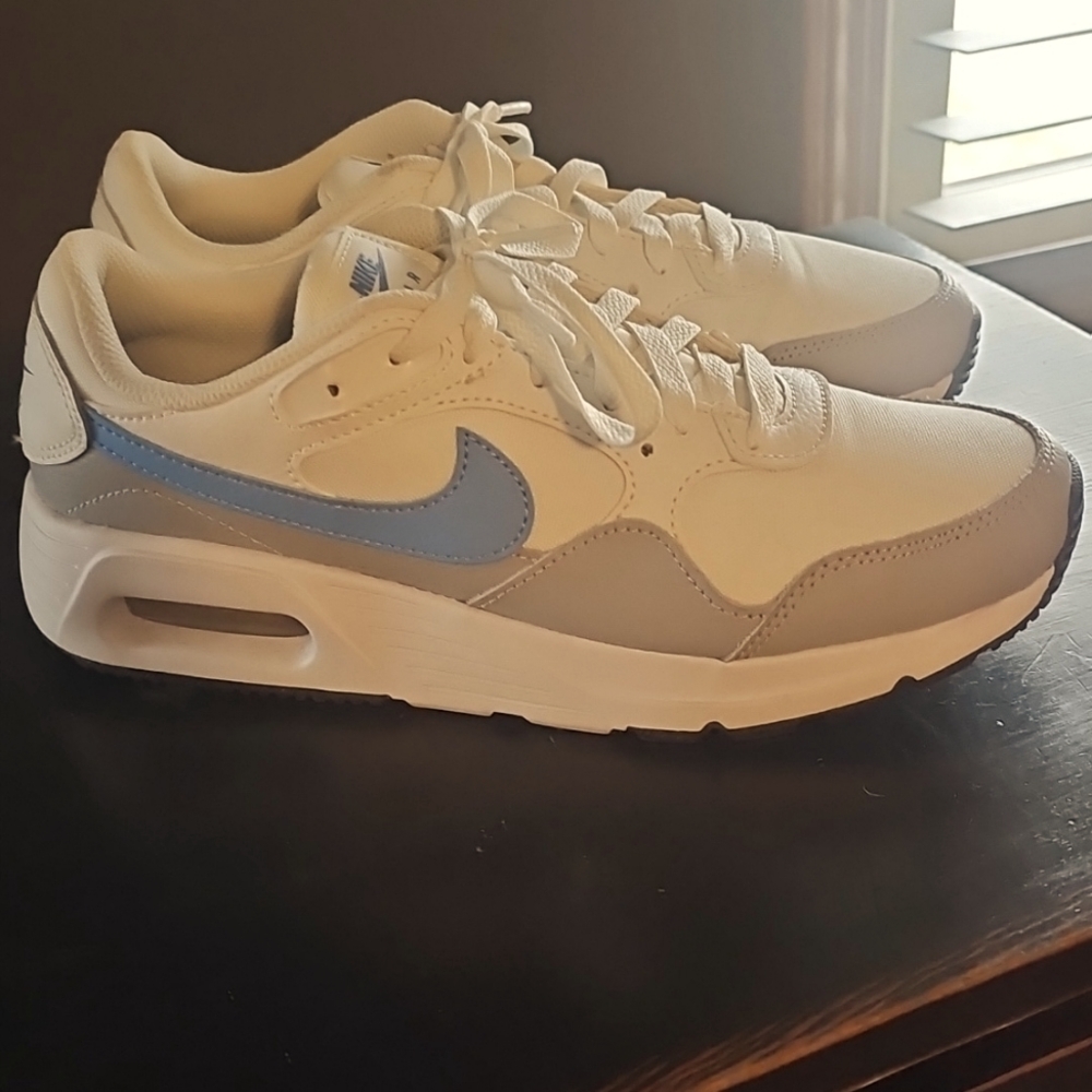 Women's Nike Air Max- Size 8.5